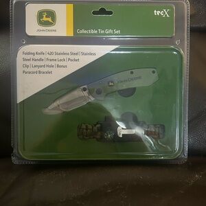 John Deere Green Folding Knife Set
